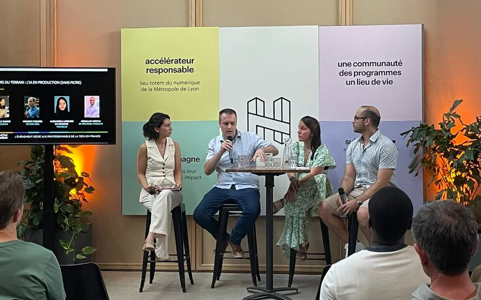 Les quatre intervenants de la table ronde sur l’IA en production à H7, Lyon.